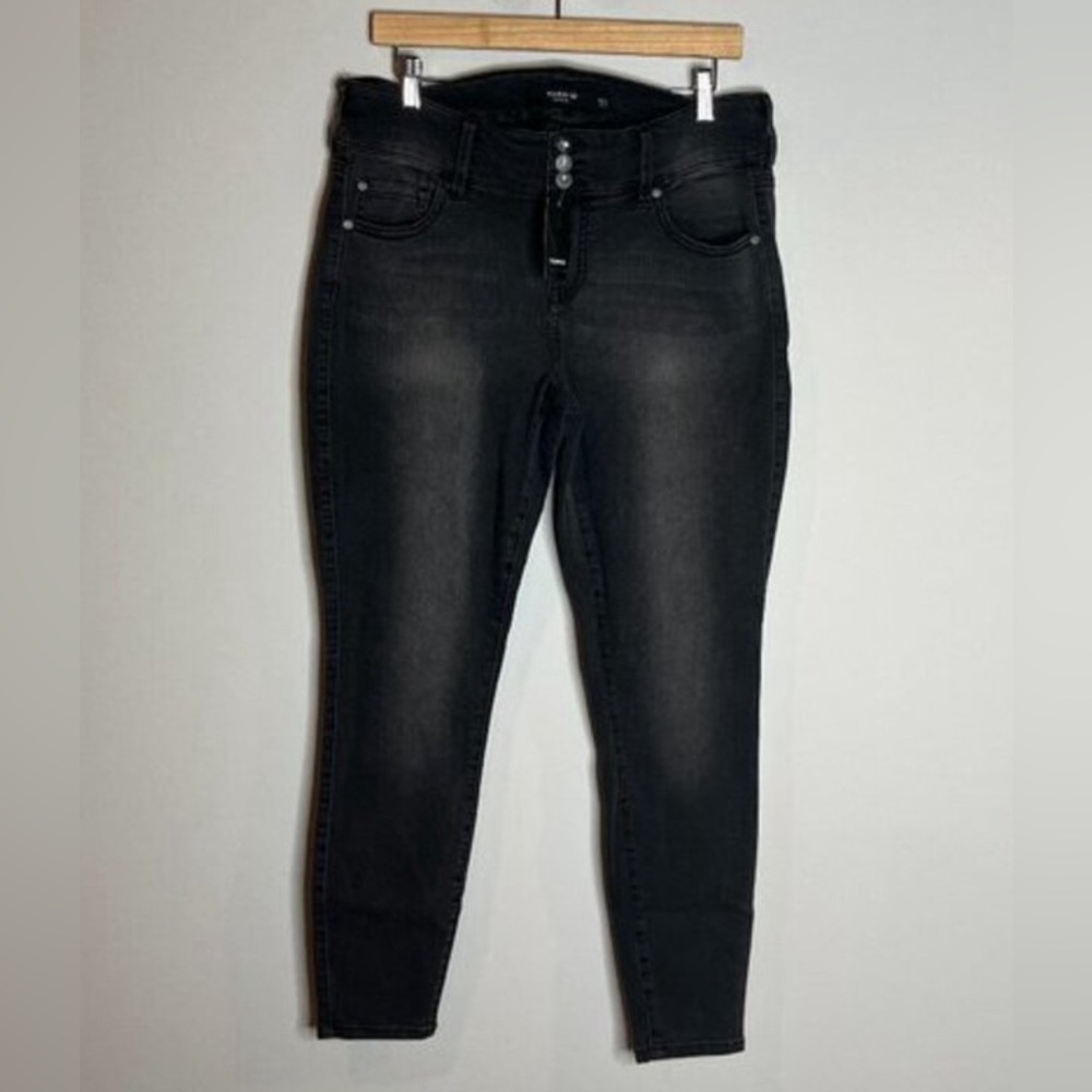 NWOT Torrid Dead of Night Jeggings